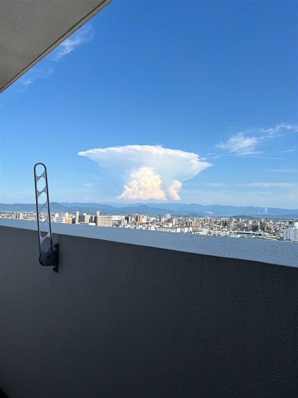 7.1级强震后 日本熊本天空浮现巨型蘑菇云