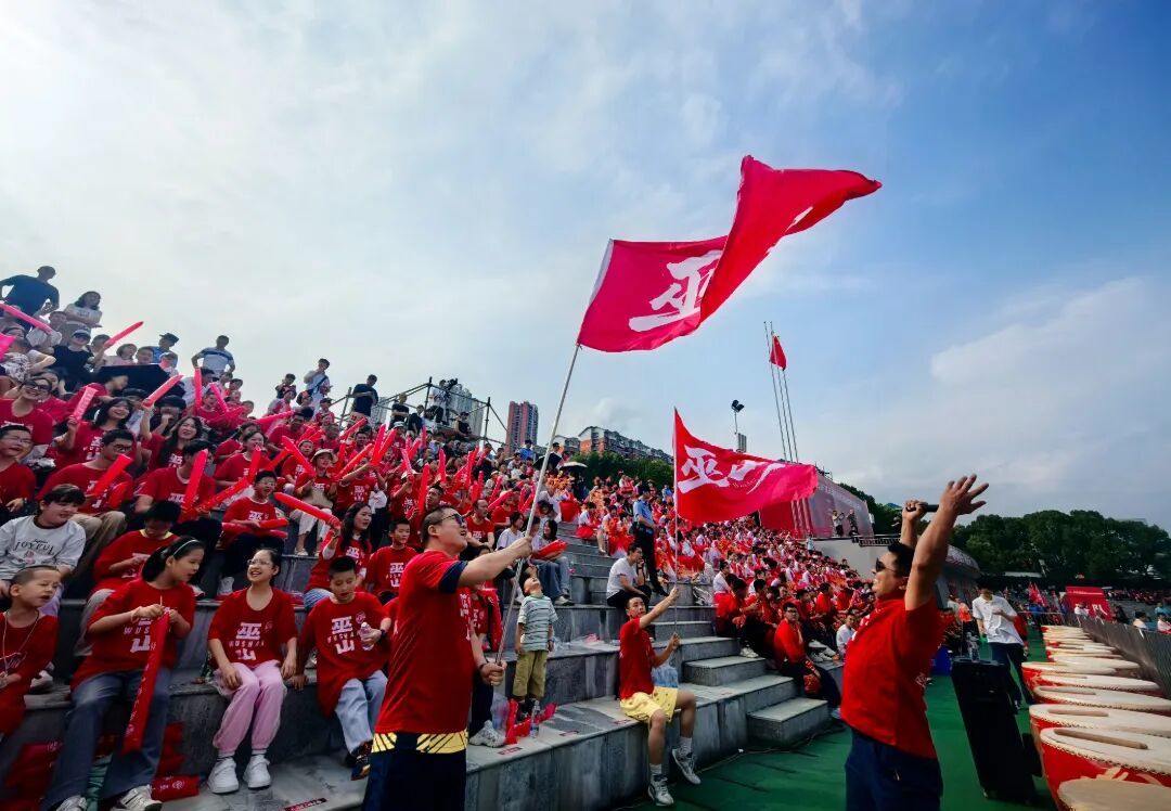 2026重庆城市足球超级联赛巫山主场的巫山红.jpg