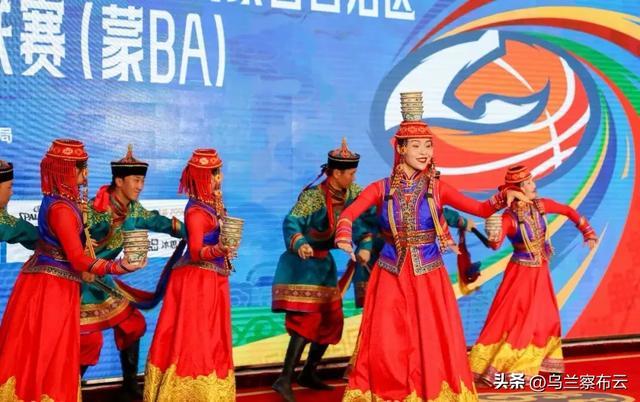 暖场表演。