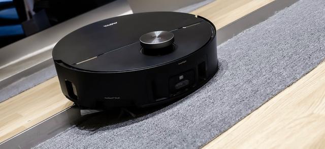 不靠堆料靠“芯”实力,MOVA在扫地机里藏了一手真正的技术王炸