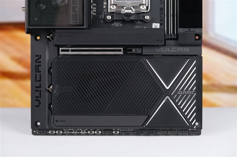 AMD X3D最强优化!七彩虹iGame X870E Vulcan OC V14火神主板评测:专属优化 温度更低性能更强