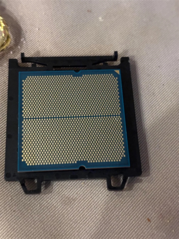 运气太好了！买个AMD散热器：盒子里竟塞了一颗锐龙5 8400F