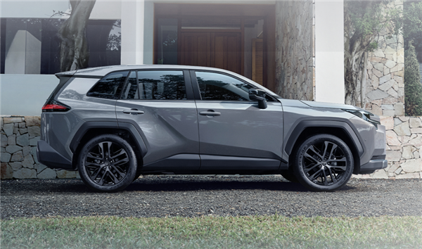 买油车的好时候!一汽丰田荣放双擎版大放价:限时仅15.18万