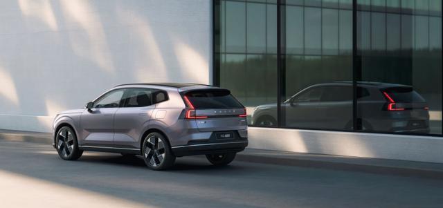 20万预算买纯电SUV？看完这篇沃尔沃XC70对比评测，别再盲目跟风！-有驾