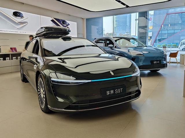 探访5大新势力门店:7年低息不是狂欢,而是“骗局”?