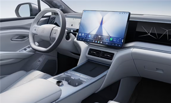 油价高企引爆需求！欧洲疯抢中国插混：2月销量同比暴涨313%