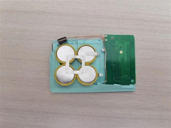 上车赶紧自查！这些车内物品可能是“定时炸弹”