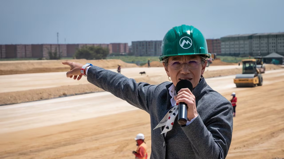 2023年,时任波哥大市长洛佩兹现场介绍地铁一号线施工情况。