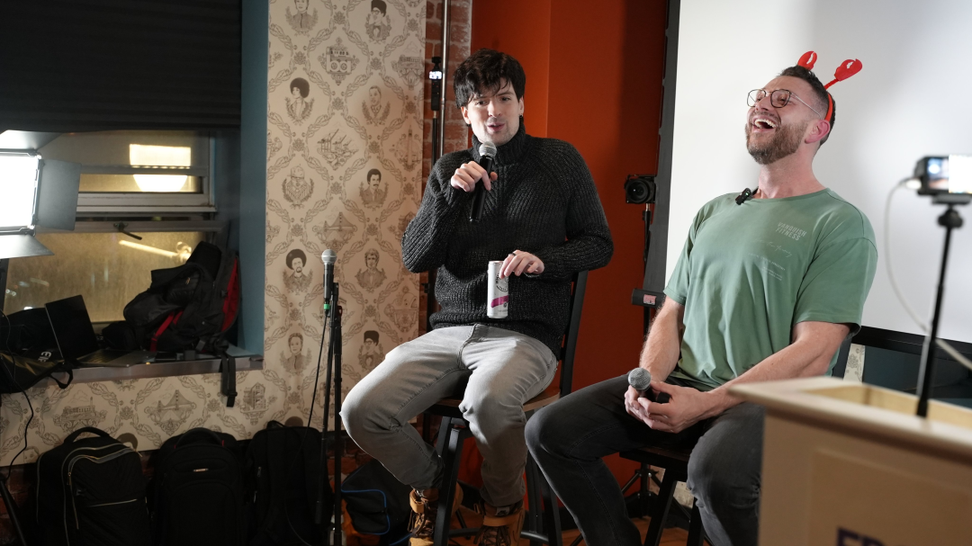 OpenClaw全球首聚,千人挤爆旧金山!龙虾头机器人现场乱逛太炸裂