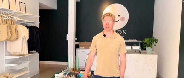 救命!我的老板是个AI,它正通过摄像头看我玩手机