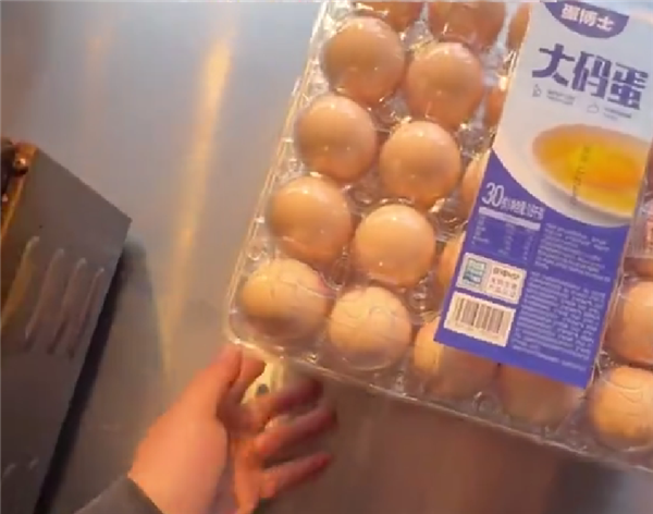 35岁程序员辞职摆摊卖肉蛋堡：月入5万 食材来自胖东来、山姆