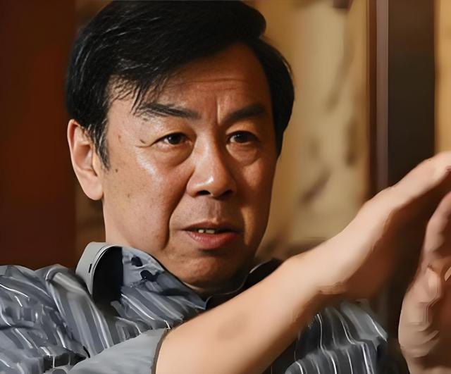 袁伟民
