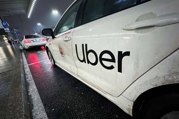 系统会自动封停网约车司机账号 荷兰开出8.25亿欧元天价罚单！优步喊冤