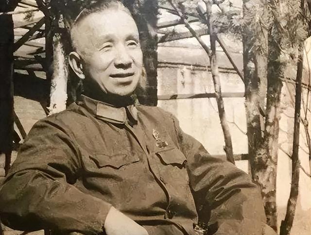 1984年粟裕逝世后，一南京军区副司令员指示：不要对楚青过于热情