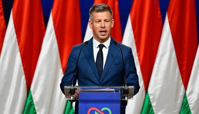 毛焦尔召开国际新闻发布会