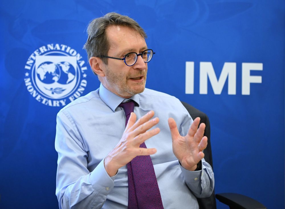 4月15日,国际货币基金组织(IMF)亚太部副主任托马斯·赫尔布林在美国华盛顿接受新华社记者专访。新华社记者李睿摄