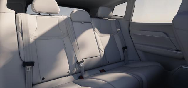 20万预算买纯电SUV？看完这篇沃尔沃XC70对比评测，别再盲目跟风！-有驾