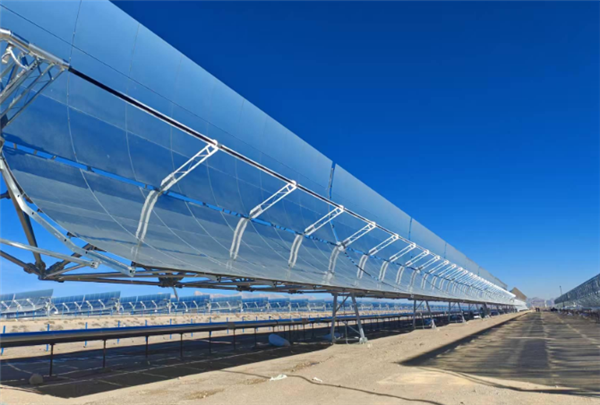 全球开口最大！我国研发出8.6米熔盐槽式集热器成套装备