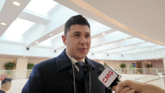 中阿卫视记者毕诺