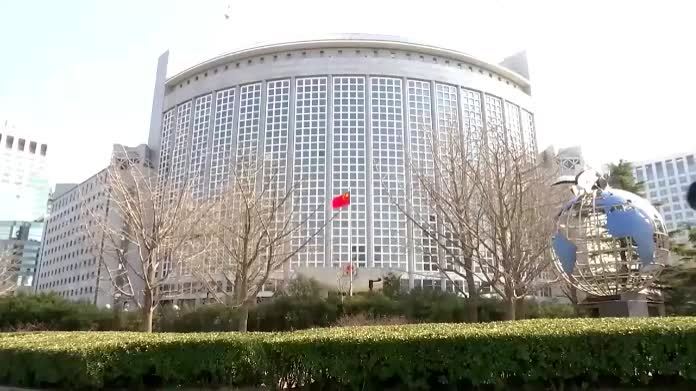 中方删掉四个字，日方过了7天急眼了，岩屋毅：都是高市惹的祸
