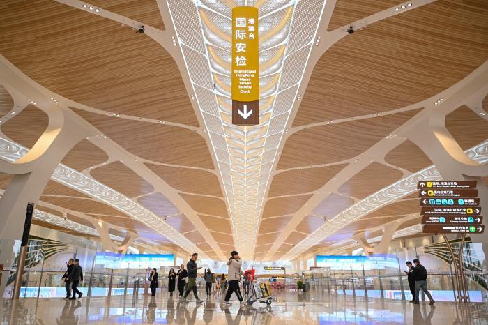 广州白云国际机场T3航站楼。中新社记者 陈骥旻 摄