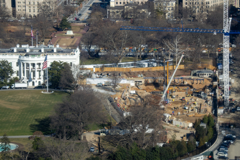当地时候2026年1月20日,好意思国华盛顿,白宫饮宴厅诞生工程合手续进行。 IC Photo