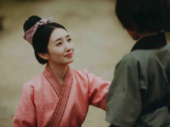 波瑠饰演的济仁美