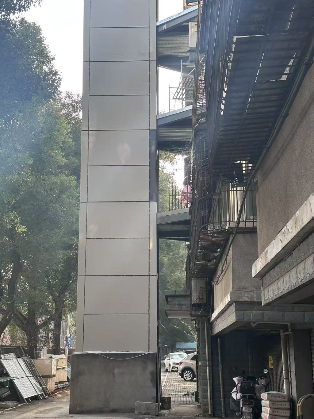 30号楼的电梯已经施工