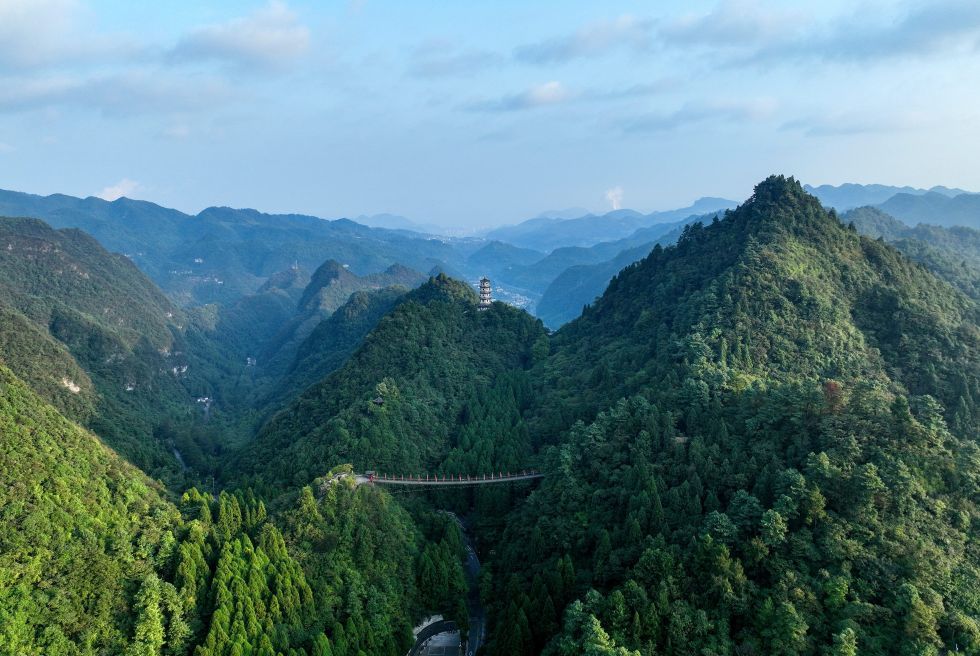 这是2026年9月26日拍摄的贵州省遵义市娄山关风光。  新华社发（罗星汉摄）