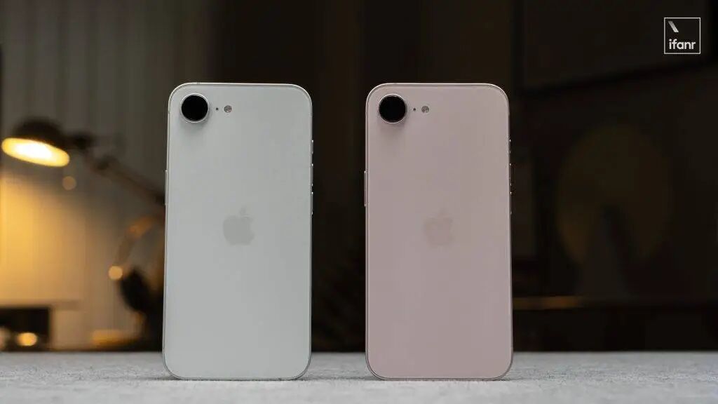 iPhone 17e 上手体验:能平替苹果的,只有苹果自己