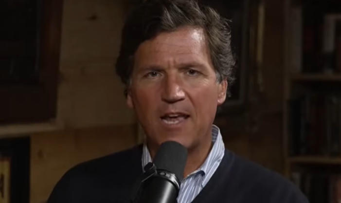 卡尔森近日主持播客节目 视频截图