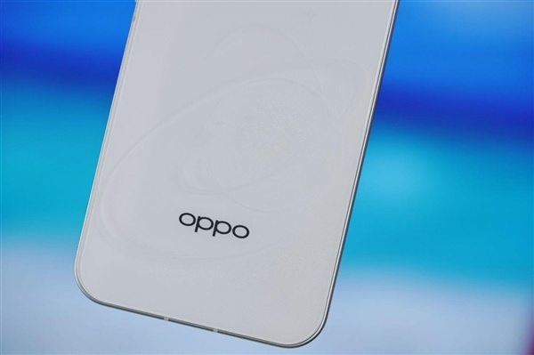 首创3D冰透悬浮！OPPO Reno16图赏