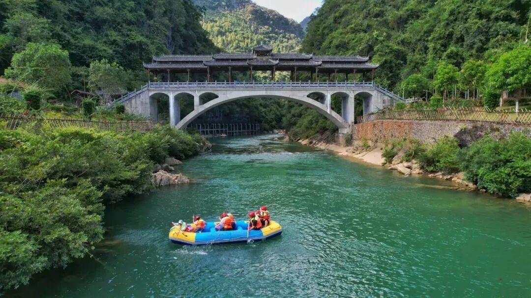 古宾河漂流。图源:木论喀斯特生态旅游景区_副本.jpg