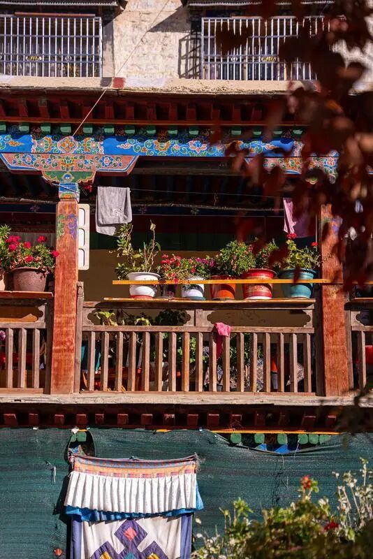 贡桑孜大院。记者 贡曲罗杰 摄