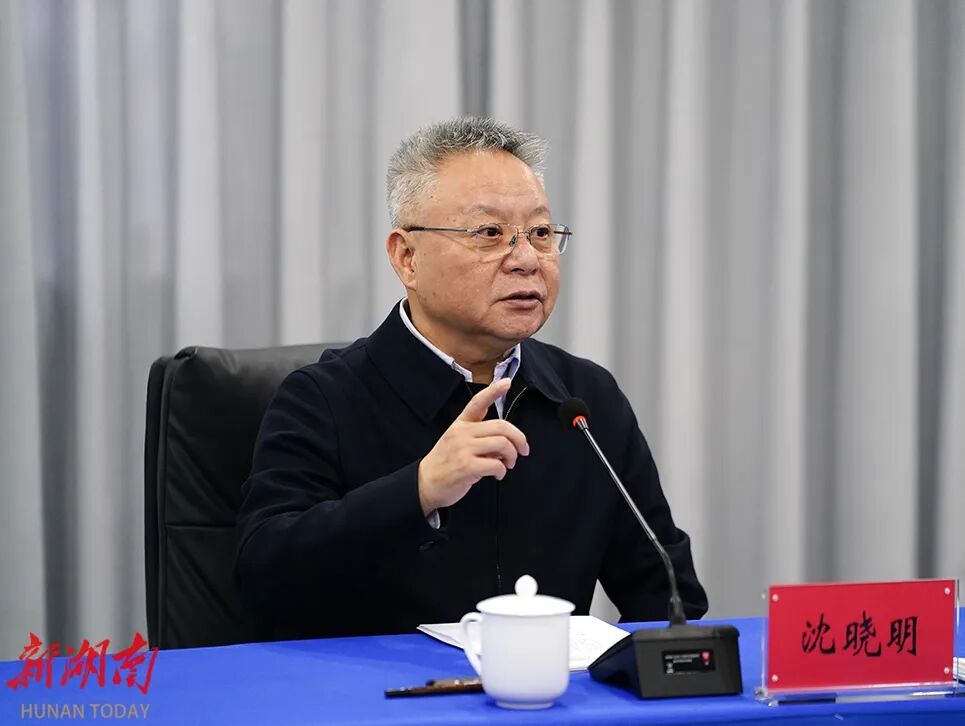 湖南省委书记沈晓明、省长毛伟明，与外卖、快递小哥面对面交流