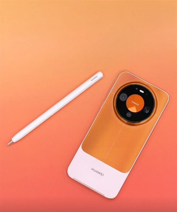 华为Mate 90全家福实拍:星环DECO+拼接设计 外观大胆前卫