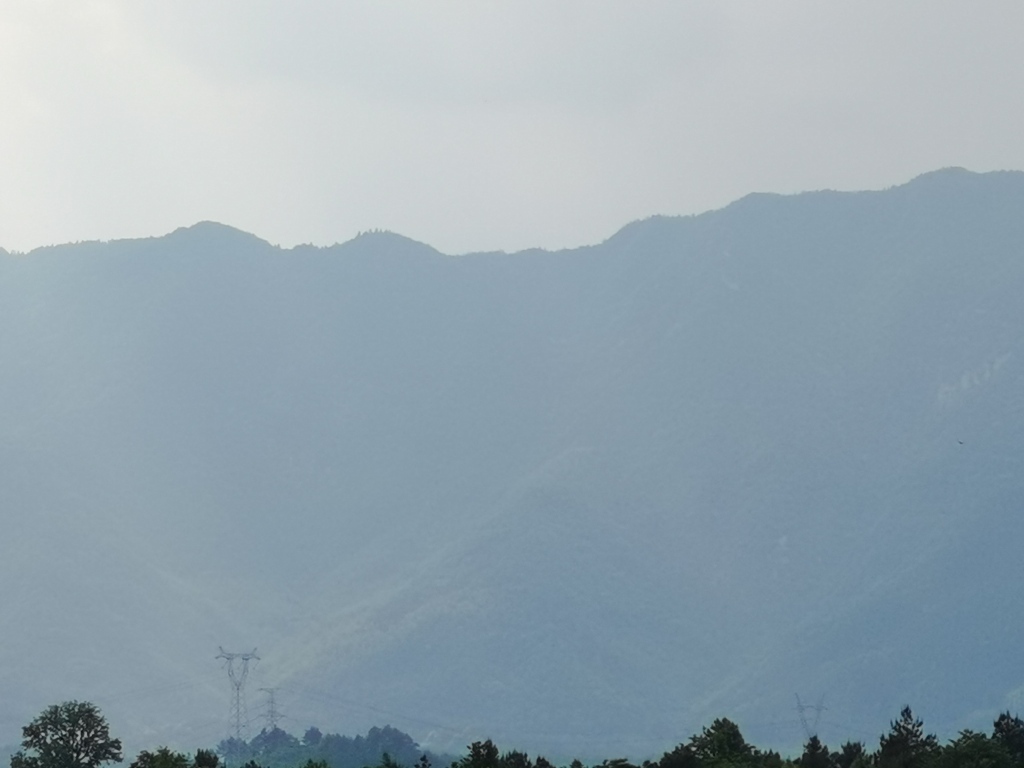 雪峰山脉的一段。