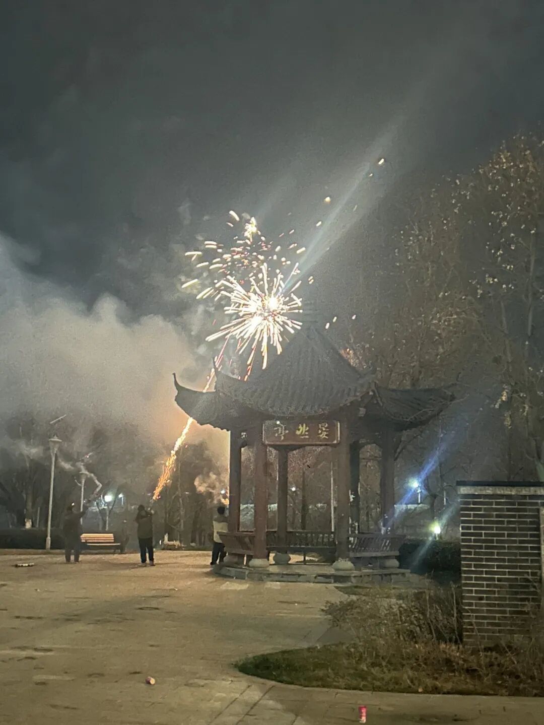 金蕨到芜湖走访时看到的烟花。(图/受访者供图)
