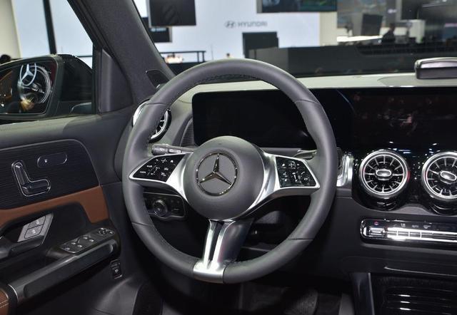 奔驰价格大跳水!7座SUV跌至18万,配2.0T四驱还有双天窗-有驾