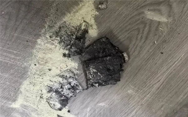 用了四年的充电宝凭空爆炸 这些使用习惯千万要改