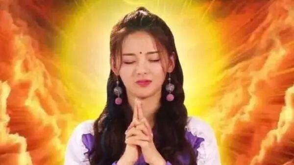 为什么叫杨超越称为锦鲤？_搜狐网