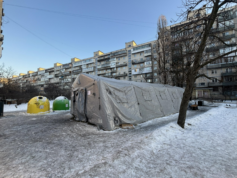 基辅街头一处取暖帐篷。(摄影:齐然)
