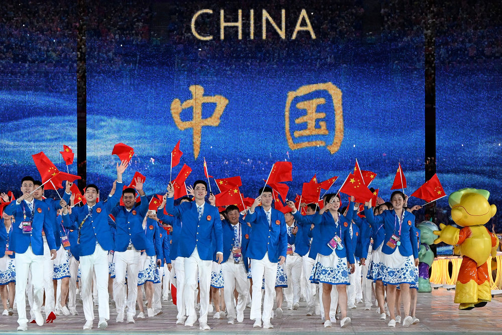 2023年9月23日,第19届亚洲运动会开幕式在浙江杭州举行。这是中国体育代表团上入场。 新华社发(宋彦桦摄)