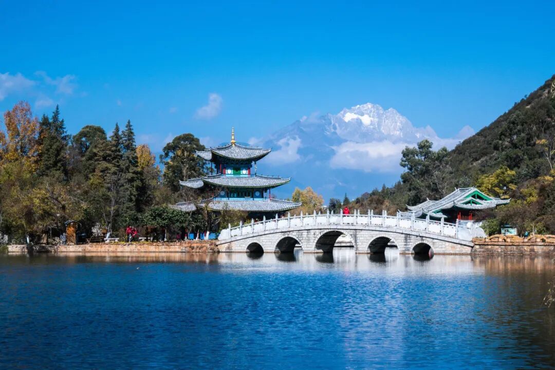 摄图网_500532690_banner_丽江玉龙雪山（企业商用）.jpg