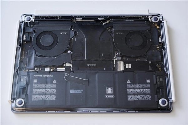 Surface与Macbook正面交锋