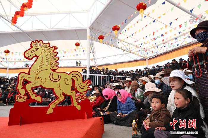 图为活动现场。贡嘎来松 摄