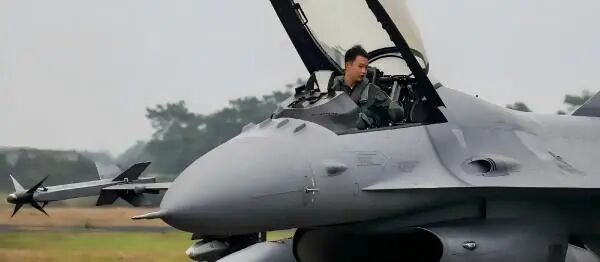 美国基于所谓的“《与台湾关系法》”向台湾出售的F-16V战斗机 DW