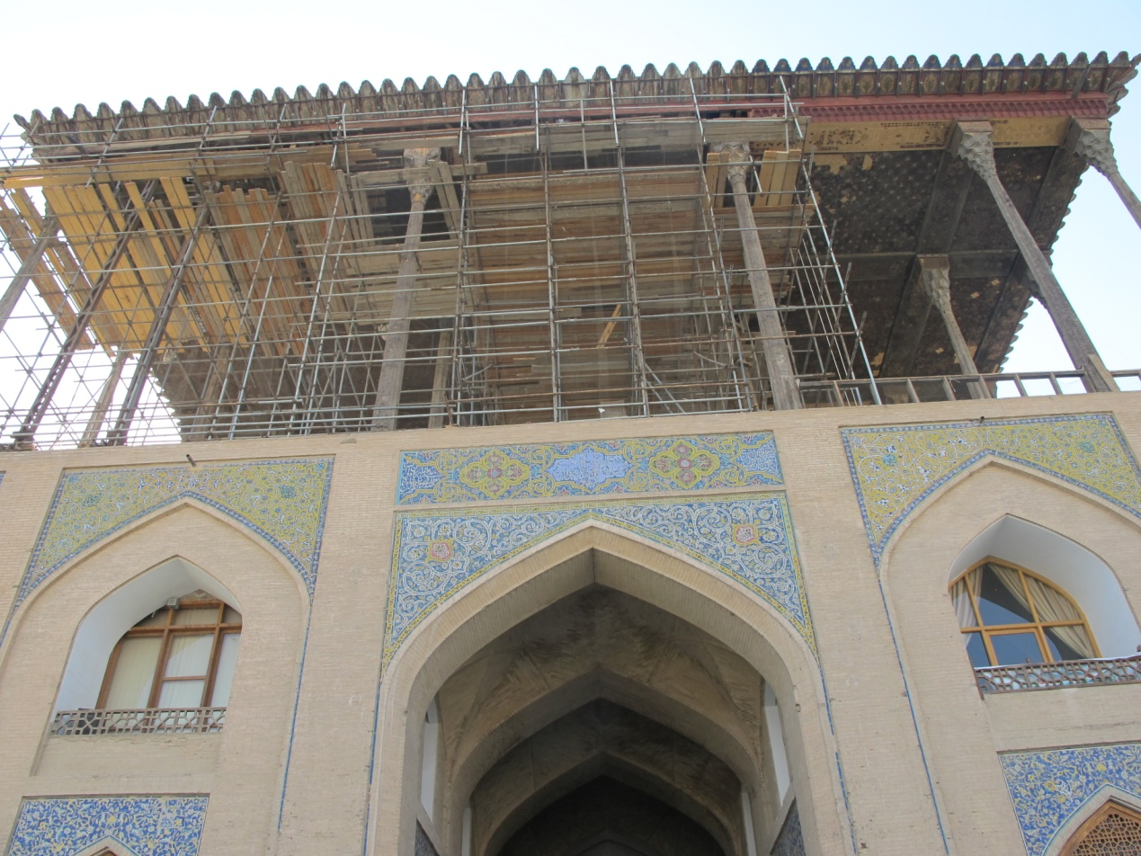 修缮中的王侯广场王家观礼台