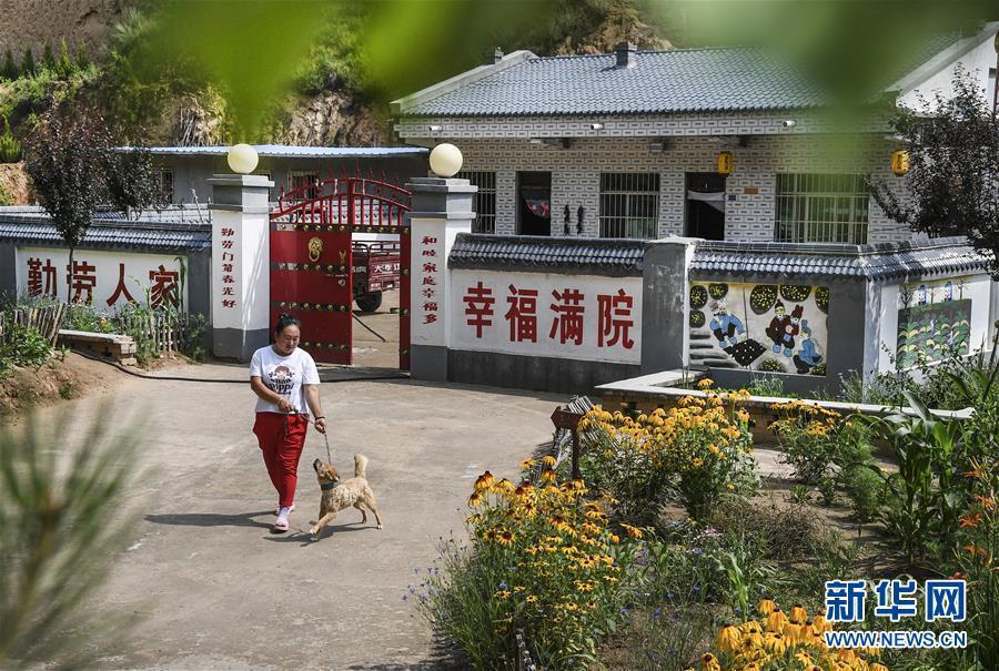 房主任分户争议背后真问题【土地承包国策岂容娱乐综艺项庄舞剑】社会学者