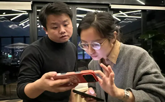 《山与灵》导演彭腾淋与逗马贰叁创始人、CEO蔡东妮现场交流。